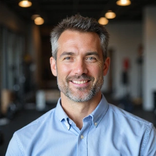 Foto del Dr. Carlos Ruiz, Especialista en Nutrición Deportiva